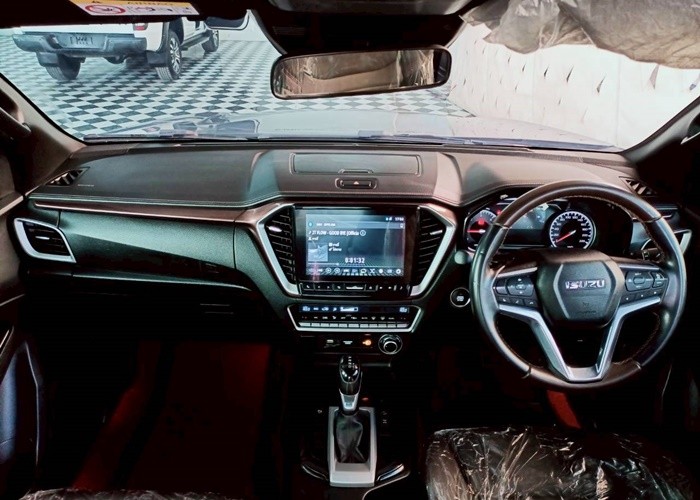 Used 1
                    ISUZU
                     for Sale Image