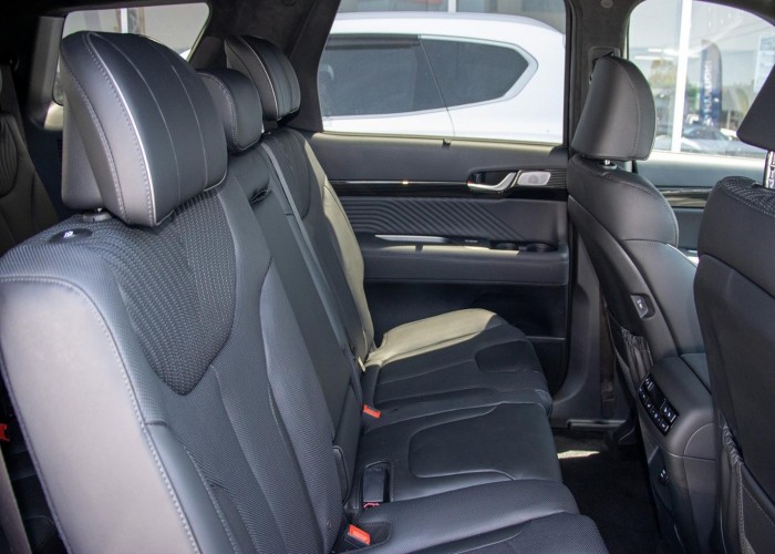 Used 1
                    HYUNDAI
                     for Sale Image