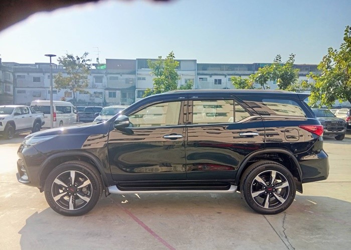 Used 5
                    TOYOTA
                     for Sale Image