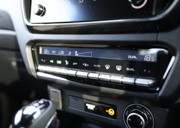 Used 1
                    ISUZU
                     for Sale Image